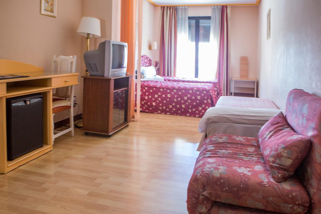 Hotel Tibur Zaragoza Dış mekan fotoğraf